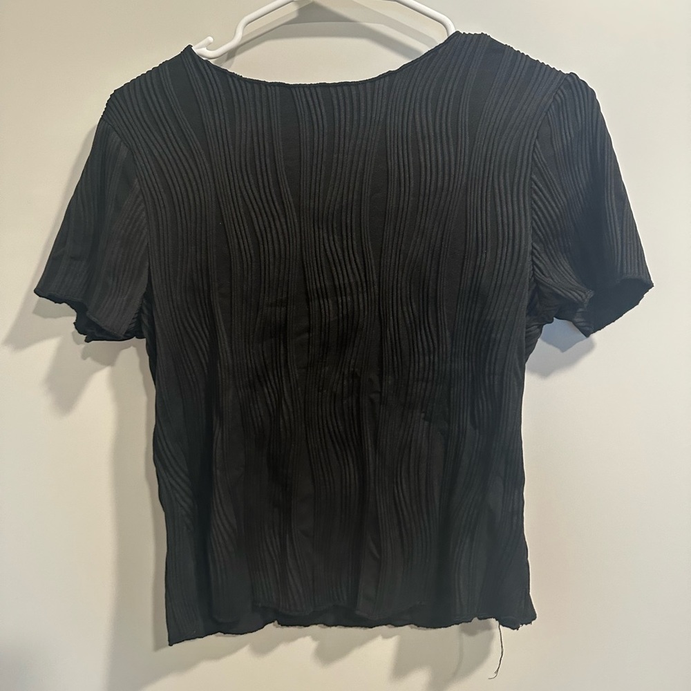Black textured shirt